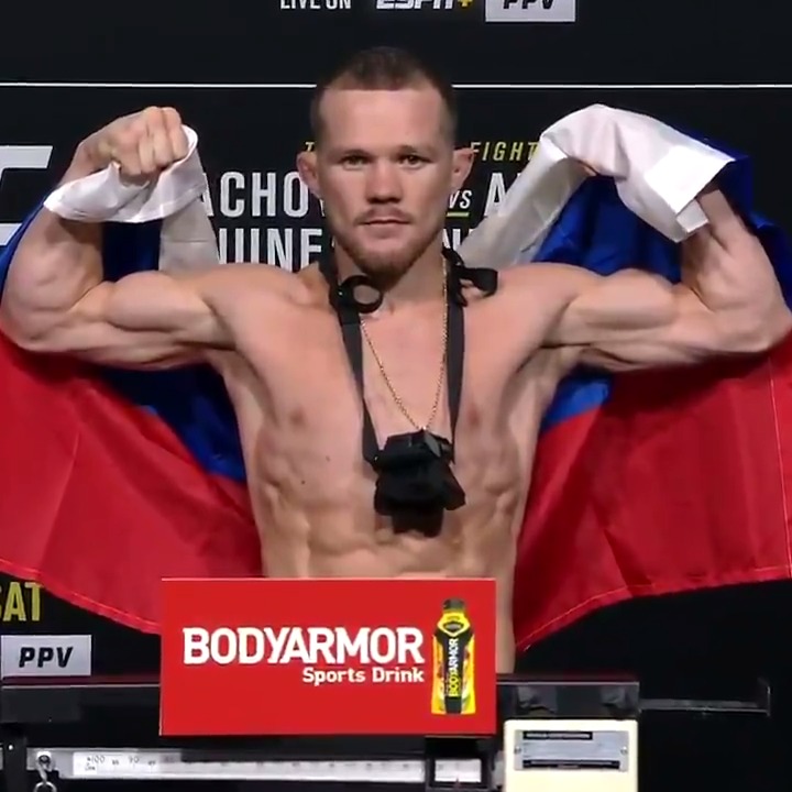 Weighing in at 135 pounds, @PetrYanUFC makes the first defense of his bantamweight title Saturday night at #UFC259 ⚖️ https://t.co/8dm3Du2wGC