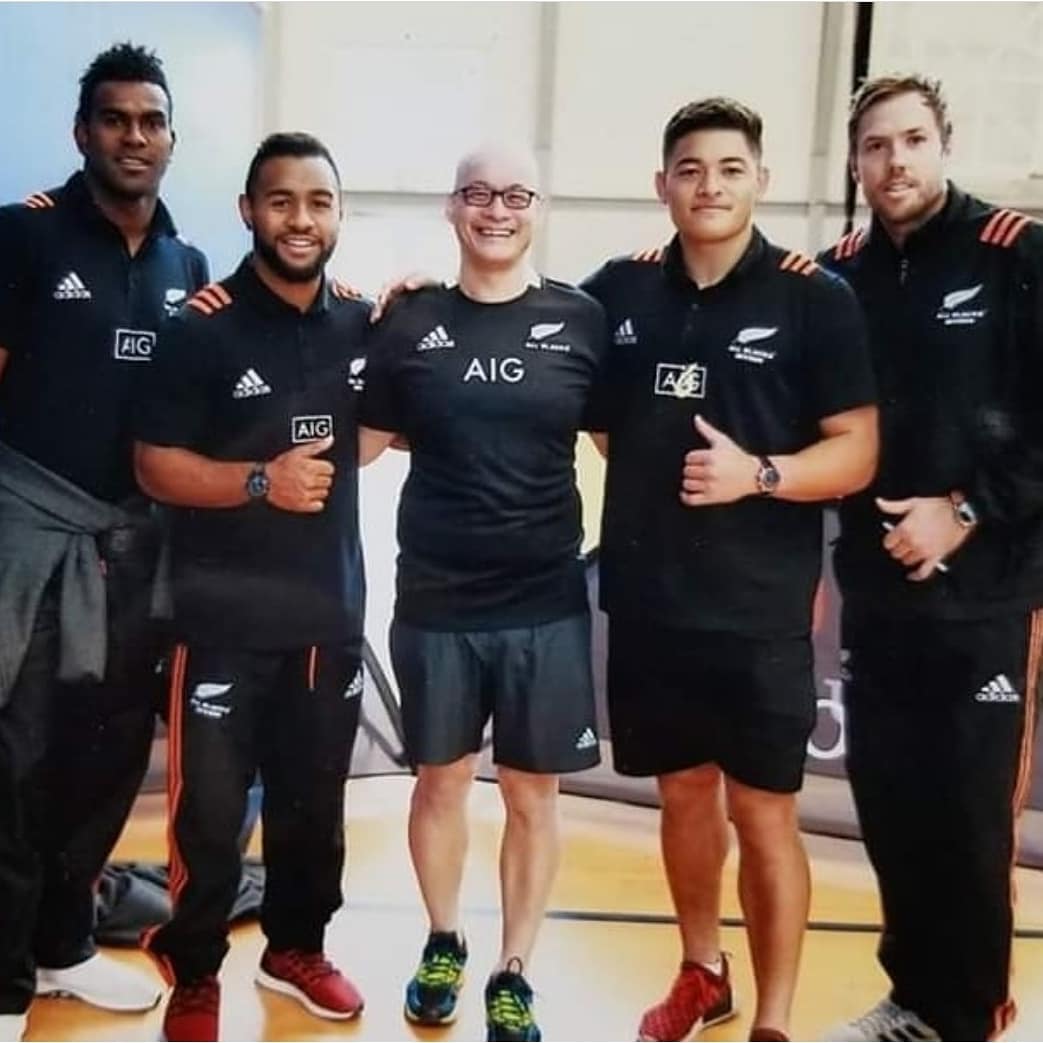 iamkinected's tweet photo. Once in a lifetime opportunity with @AllBlacks7s in Mar 5 2019 before they win @hsbcrugby_7s with new and old friends!
Did I look like I had @KidneyCancer?
#weareallconnected #iamkinected #memories #cancerkin #sofancy7s #rugby7s
@thebrenthayden @MonySodhi https://t.co/HiEDv517PW