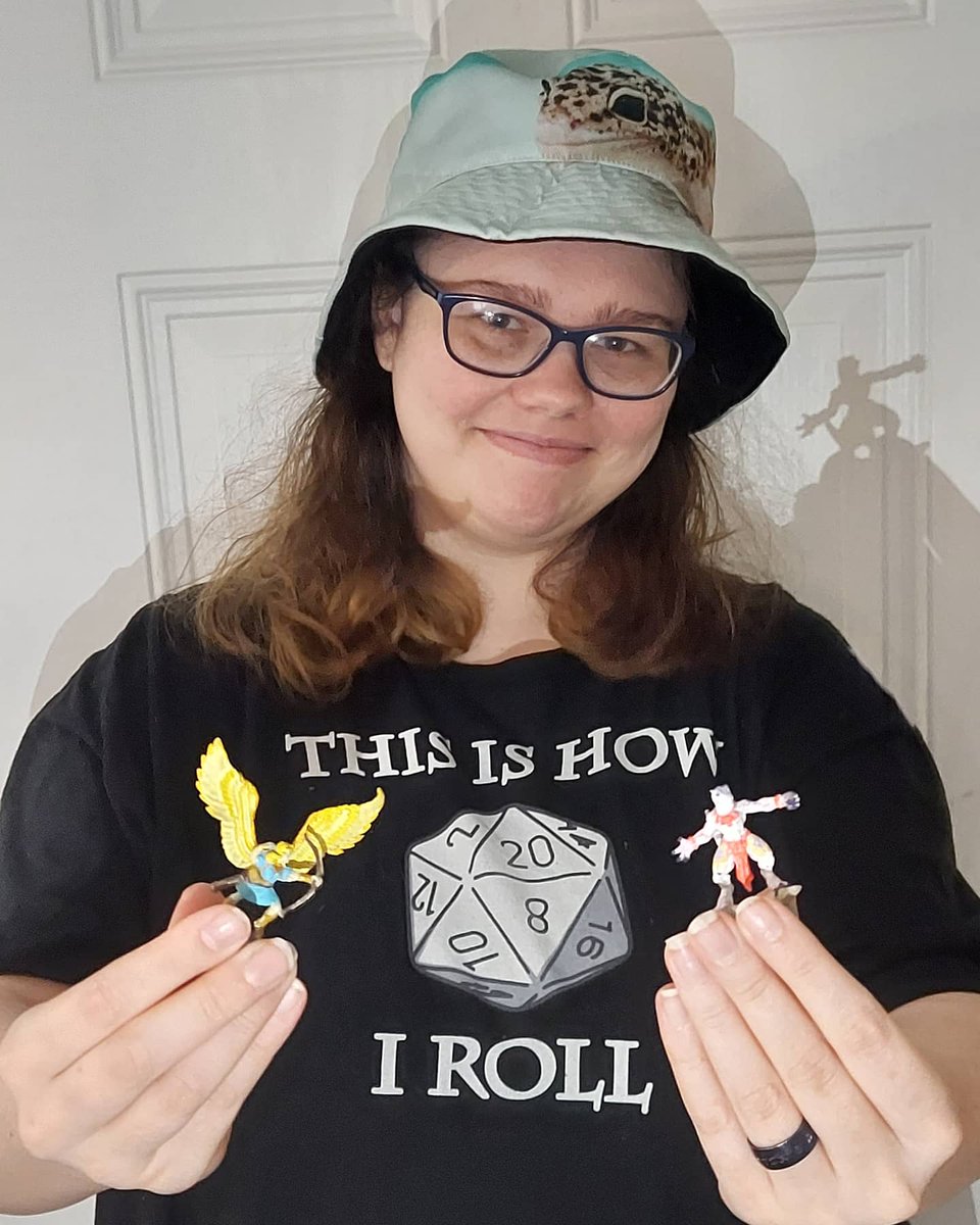 So today in pathfinder I got to play with two of my characters! Kinda fun!
#thisishowiroll #dice #geek #nerd #nerdygirl #dork #fun #hobby #pathfinder #pathfinderrpg #dnd #dungeonsanddragons #dandd #angel #lizardfolk #character #charactersheet #miniatures #leopardgecko