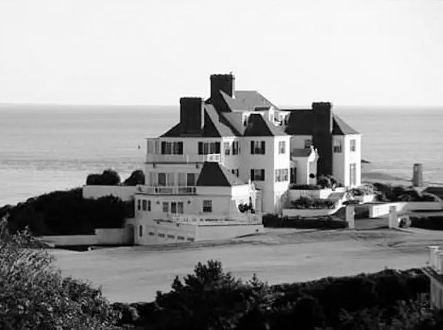 In 2013 Swift bought Harkness’ Holiday House, as she sings in The Last Great American Dynasty: “Fifty years is a long time, Holiday House sat quietly on that beach free of women with madness, their men in bad habits, and then it was bought by me”.
