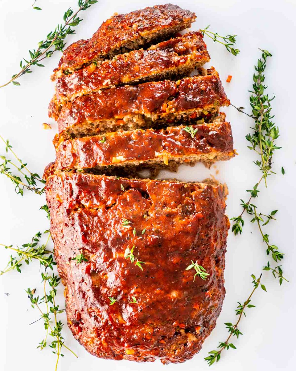 jocooks_com's tweet photo. A classic Easy Meatloaf Recipe! This meatloaf is tender, juicy and really flavorful! It’s satisfying and extremely easy to make!

RECIPE -- https://t.co/FvXK2yap61 https://t.co/Hh8Yv7W8YY
