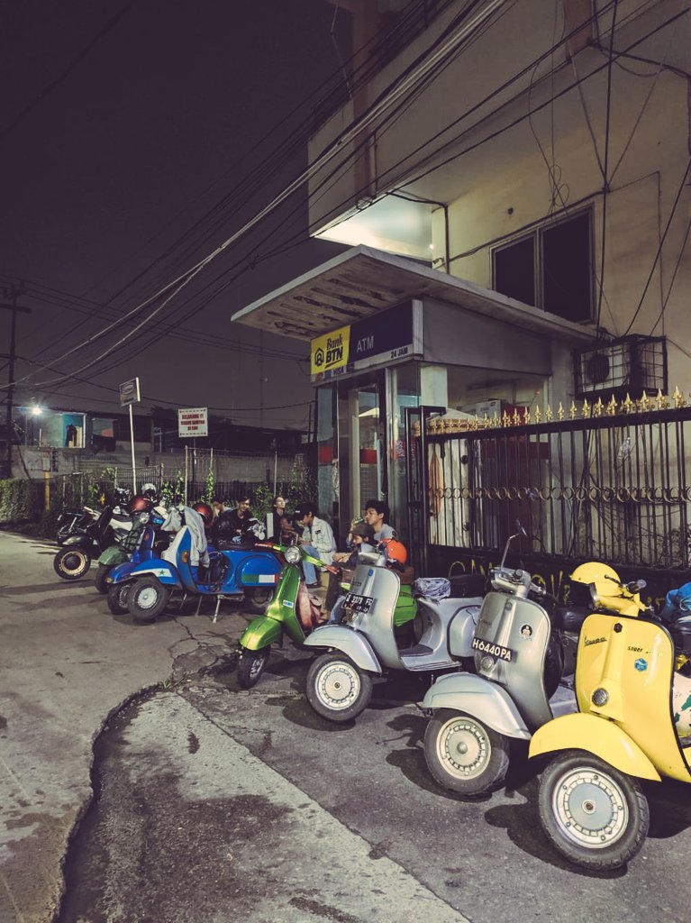 ScooterUnpam's tweet photo. Malam sabtu waktunya bersatu,
Jangan sembunyi tangan ketika lempar batu.

#JumatBerkah #adakarenakita https://t.co/cmUo98qsVh