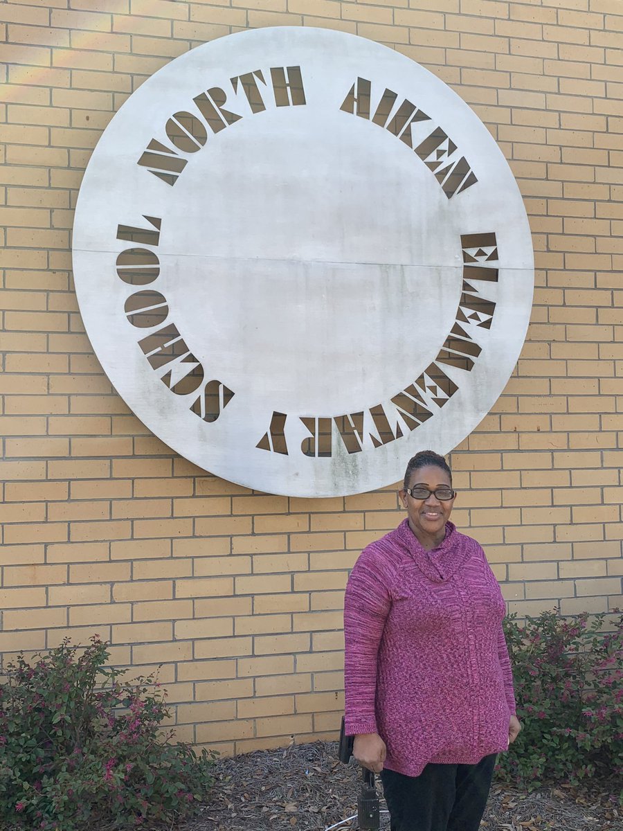 Congratulations Mrs. Valdreana Suggs for being named North Aiken’s 2021-22 GEM of the year!