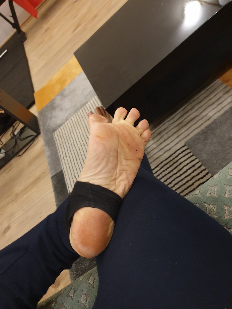 DemianaOlga's tweet photo. #barefoot #barefooter #barefooting #Feet #feetfetiahcommunity #feetcontent #foot #FOOTFETİSH https://t.co/mvMndXhY40