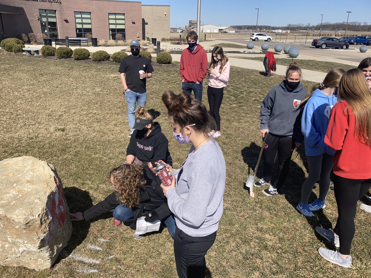 EvanDeboPR's tweet photo. Student council supporting @CvilleTigersBB by painting the new school’s first spirit rock. @CHSStudentCoun #TigerPride #MSLChamps https://t.co/R0TWHj2cHO