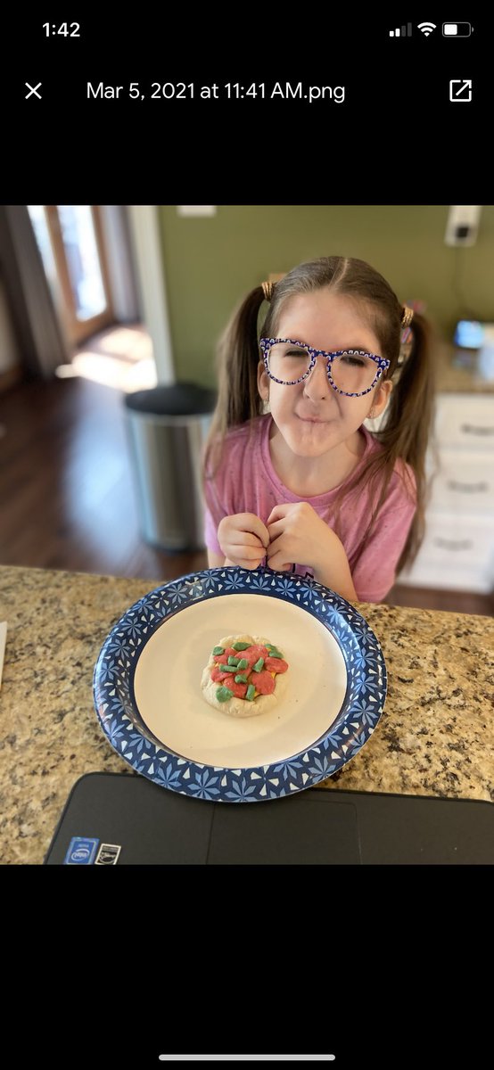 clcougarsart's tweet photo. We had a great time in Creative Club today making salt dough pizzas! #NTI  #jcps #artsed @JCPSarts @carter_pta @CarterJCPS https://t.co/F538iVG0Oe