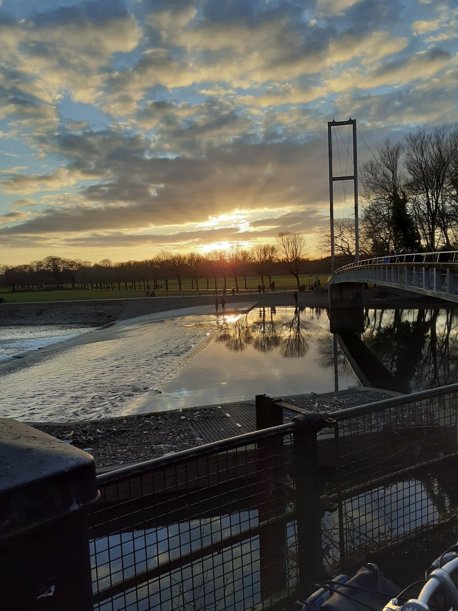 CliffJonesGP's tweet image. Had a lovely tour of some #Cardiff sights today
Another sunny day to finish my #lockdownleave week
Very lucky to live where I do (even if my legs are going to kill in the morning!)