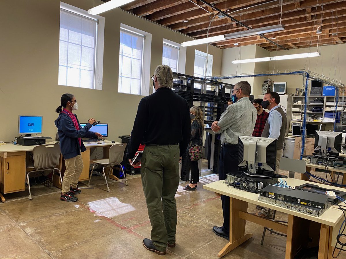 AndrewGocza's tweet photo. Yesterday the @EVITnews toured what @PeoriaMET has to offer, learning what resources the MET provides to students. They toured all around the building, from upstairs in the bioscience room to the basement with medical and tech. #PeoriaMET #EVIT #STEM #edtech #community https://t.co/7K2NAY5G2L