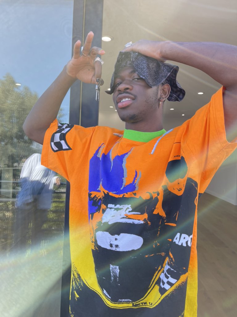 LilNasX's tweet photo. bought my first house today 😢🧡 https://t.co/Up2yNrnsHO