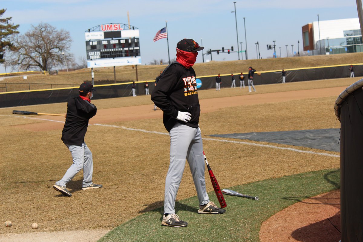 UMSLAthletics's tweet photo. The bats are cracking and the Tritons are ready for game day. UMSL takes on Missouri S&T. First pitch at 2:00PM on the GLVC Sports Network.
#GLVCBSB https://t.co/olntvxFcIr