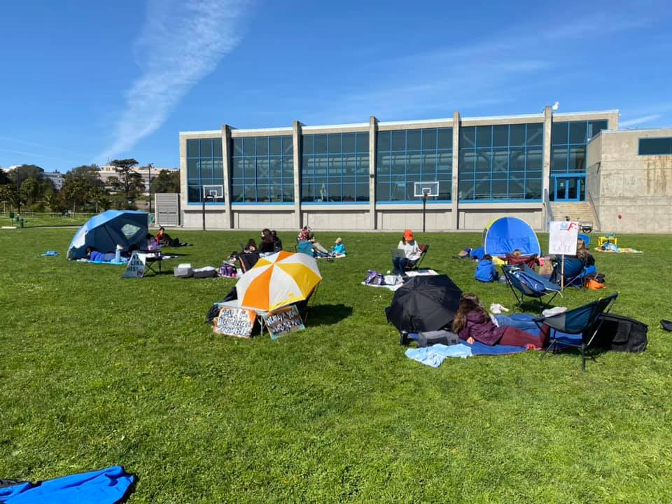 SFParents's tweet photo. Yet *another* #ZoomInSF, today at Balboa Park with kids from Denman, Willie Brown, Sunnyside, and Glen Park. Big 🙏 to @KatieRipley415
(The "F-" sign is kind of a sick burn tbh) https://t.co/7izCzKTV1q