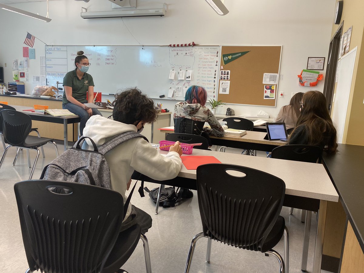 When you find out that your rock-star PTECH Bio teacher is bilingual do you: A) celebrate like crazy.  B) run bilingual study sessions to prep for college <a href="/aimscc/">Aims Community College</a> Bio. C) fist pump <a href="/BrianYoungSVVSD/">Brian Young, Ed.D.</a> or D) all of the above. Answer 👇🏻.  #greatFULL for Ms. Quinlan!