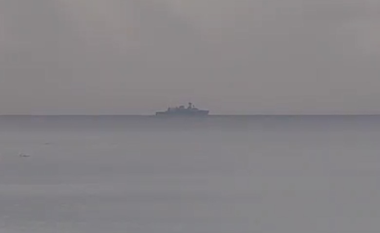 WarshipCam's tweet image. HMCS Calgary (FFH 335) Halifax-class frigate inbound to Pearl Harbor, Hawaii - March 5, 2021 #hmcscalgary #ffh335