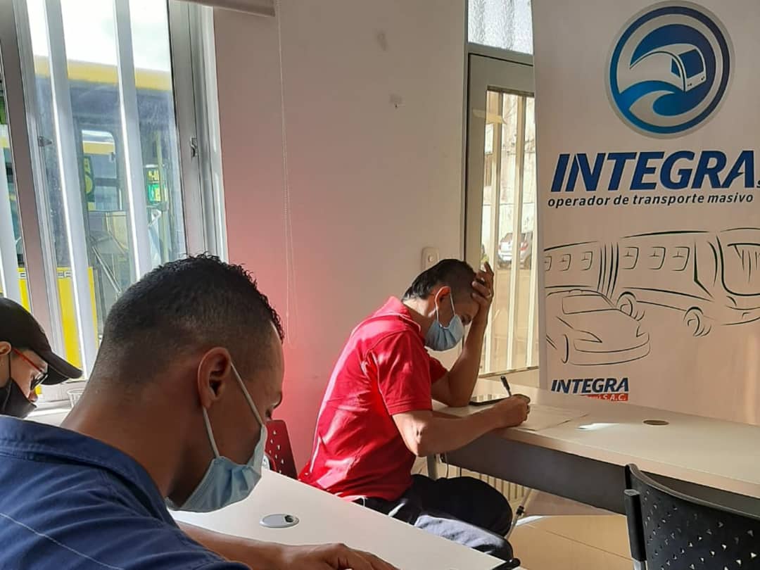 Integra_S_A's tweet photo. 🚌⚙️🔩🔧Hoy nuestro equipo de Mantenimiento, recibió instrucción de Seguridad Vial basada en comportamientos, ya que todos somos fundamentales para la prestación del servicio. #PESV #SeguridadVial #Transporte #Pereira #Dosquebradas https://t.co/OOzrCYNpPP