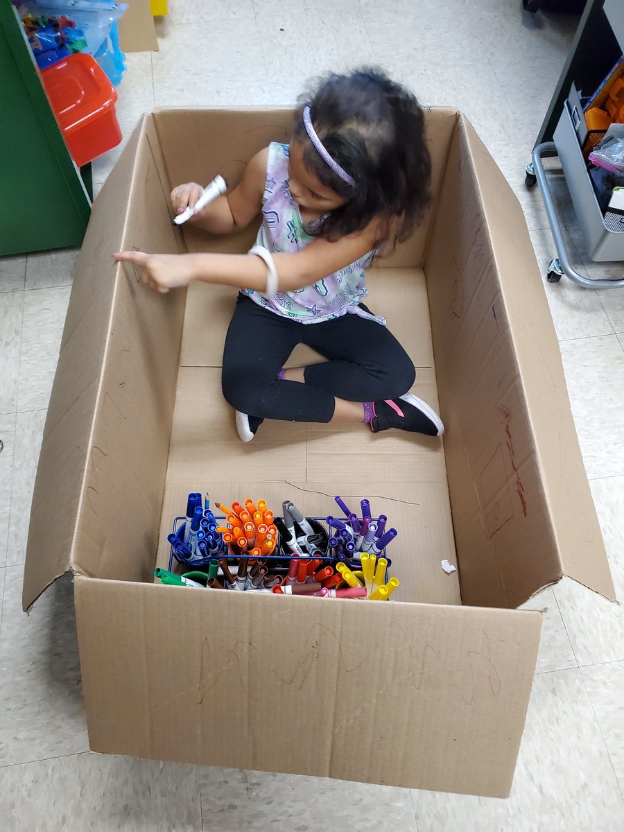 DuirdenJennifer's tweet photo. When your class gets a delivery in a big box.....@HumbleISD_HE https://t.co/1Sb8grMSi0