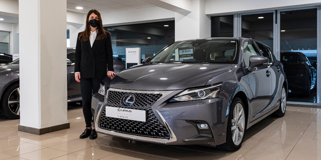 𝘋𝘰𝘮𝘪𝘯𝘢 𝘭𝘢 𝘤𝘪𝘶𝘥𝘢𝘥 𝘤𝘰𝘯 𝘦𝘴𝘵𝘦 𝘓𝘦𝘹𝘶𝘴 𝘊𝘛 200𝘩 𝘌𝘹𝘦𝘤𝘶𝘵𝘪𝘷𝘦 𝘱𝘰𝘳 𝘴𝘰𝘭𝘰 19.950€.
¿Te interesa? 📲 669 847 387  
ow.ly/KdNt50DNHPP
#lexusCT #lexusgalicia #lexusbreogan #lexusseminuevo #lexusselect #vehiculoshibridos #seminuevo #grupobreogan