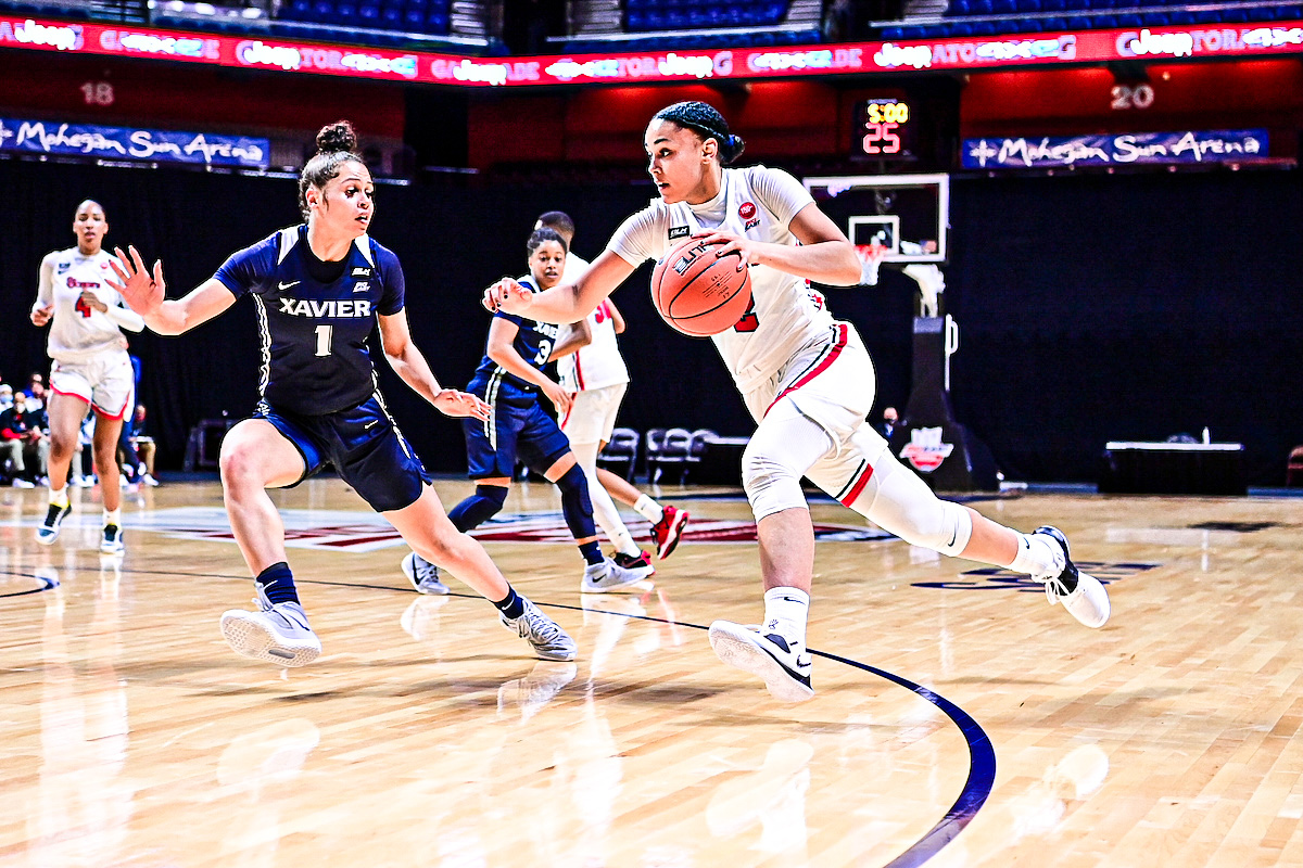 StJohnsWBB's tweet photo. #SJUWBB downs Xavier, 65-57, and advances to the @BIGEASTWBB quarterfinals! 

📰 |  https://t.co/lsjlBfVkTr

#WeAreNewYorksTeam 🗽 https://t.co/qW8GKQBoyI