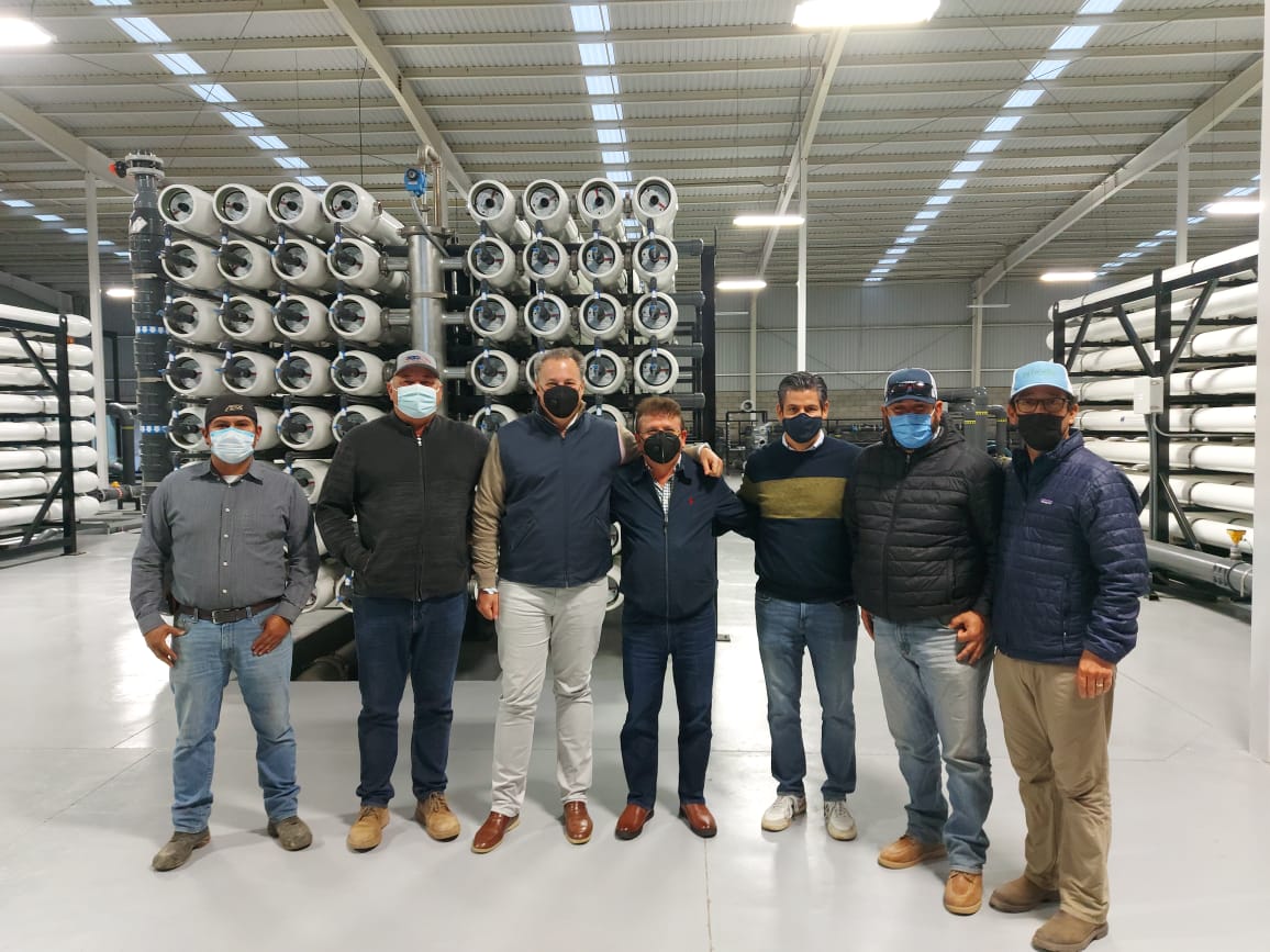 CortinaGallardo's tweet photo. Ayer fue una jornada importante en Baja California. Conocí la planta desalinizadora de agua de #BerryMex, una obra de gran importancia para el desarrollo de nuestro campo. Felicito a quienes han hecho posible este proyecto.
#CampoOrgulloMexicano https://t.co/EMqACxJj3O