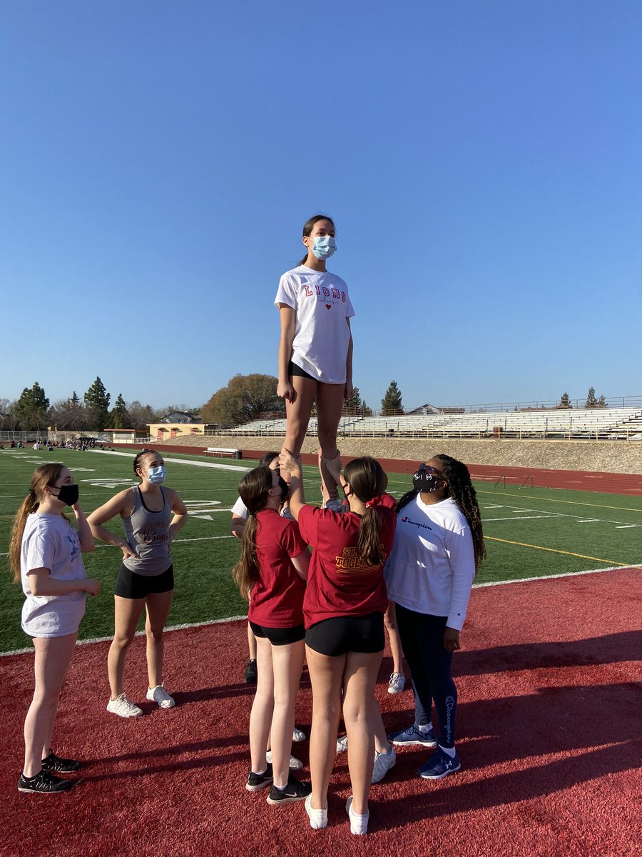 After a year of no stunting, we are finally back !  Fantastic practice for Varsity and JV! 👏🏼👏🏼👏🏼