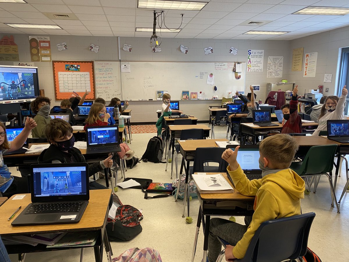 LeighannWhiteh2's tweet photo. 4th graders give #smartlearningsuite a thumbs up on engagement!! @SMART_Tech @despawprints #onslowdlt https://t.co/Eeo4pIxufZ