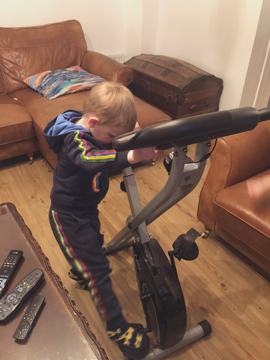 MarlaBBaird's tweet photo. Got my very own support team tonight to help with my charity cycle for @SmartWorksEDI @SmartWorksHQ they hope nana raises lots of💰 as part of @UWSPOD #nanaduties #bestsupportteam https://t.co/9zAefQeNnX https://t.co/p4EMLxPl7D