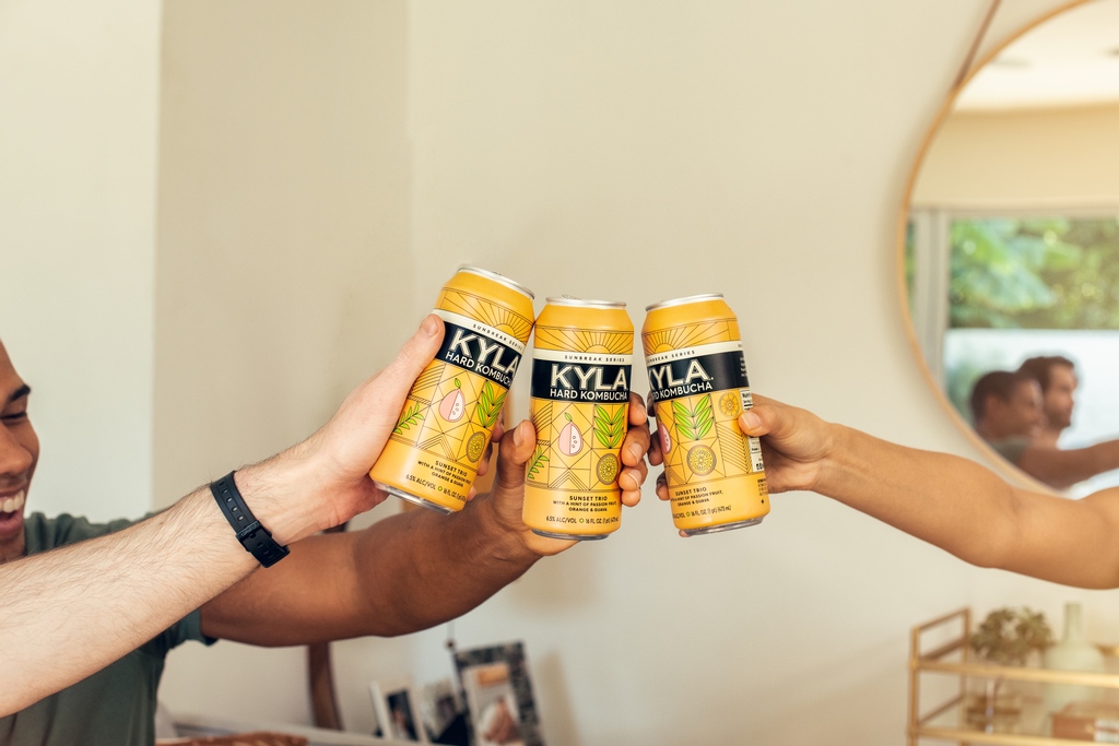 Jinx, buy me a Sunbreak (or three). Today might be the perfect Friday to have <a href="/Drizly/">Drizly</a> drop some KYLA at your doorstep. Cheers to the weekend! 🍻🍻🍻

#cheerstothefreakinweekend #boochlife #sunbreakseries #friyayvibes #hardkombucha #kombuchawithakick #kylakombucha