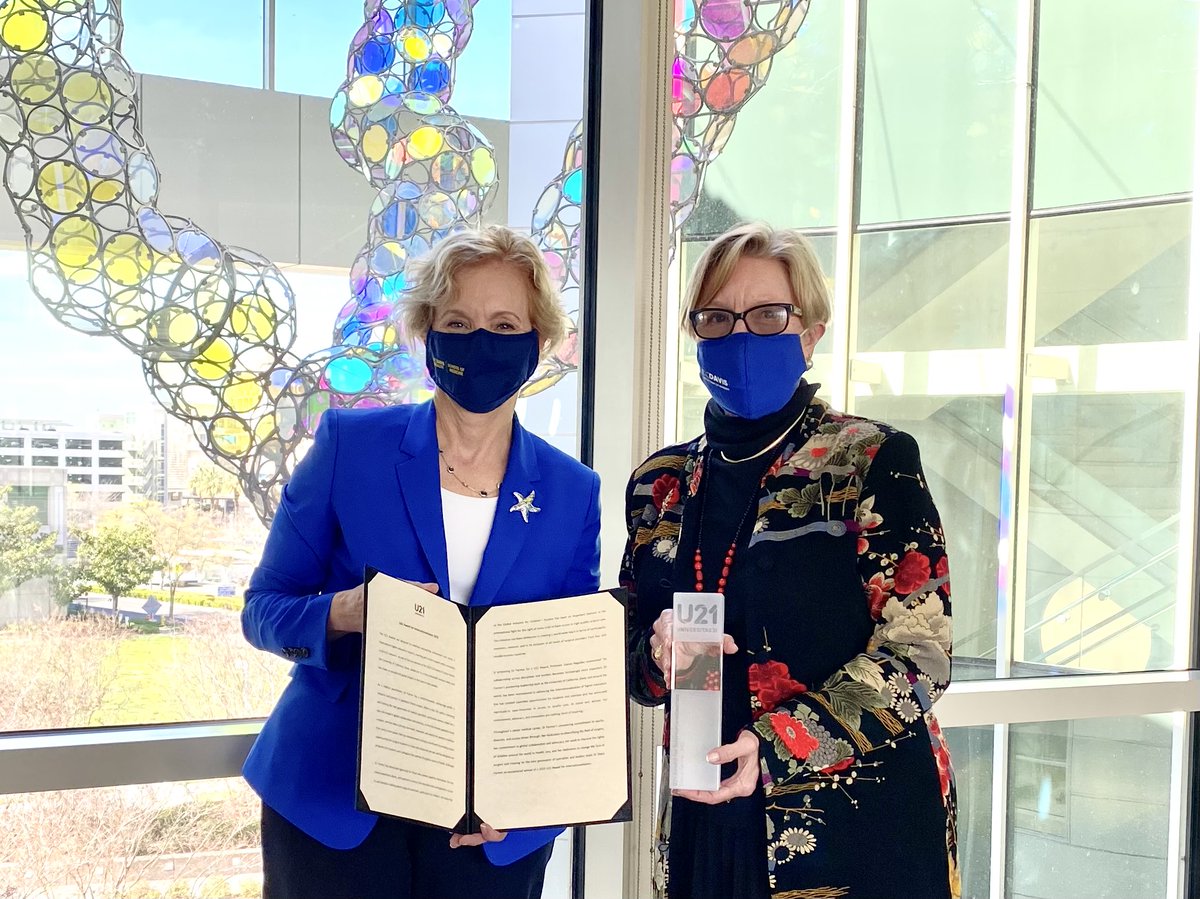 Allison Brashear, MD, MBA (@drabrashear) on Twitter photo Congratulations <a href="/DianaFarmerMD/">Diana Farmer</a> for your Universitas 21 Award recognizing your leadership and global vision in higher education and advancing international collaboration <a href="/UCDavisMed/">UCDavisMedSchool</a>. #MedEd #globalhealth <a href="/u21news/">Universitas 21</a> <a href="/UofCAHealth/">University of California Health</a> Congratulations <a href="/DianaFarmerMD/">Diana Farmer</a> for your Universitas 21 Award recognizing your leadership and global vision in higher education and advancing international collaboration <a href="/UCDavisMed/">UCDavisMedSchool</a>. #MedEd #globalhealth <a href="/u21news/">Universitas 21</a> <a href="/UofCAHealth/">University of California Health</a>