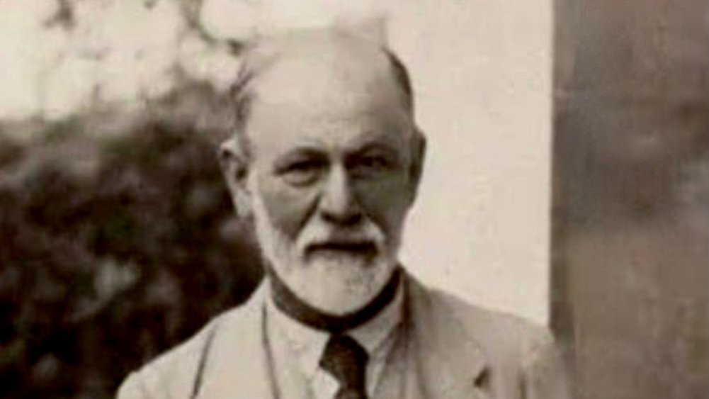 lacancircle's tweet photo. The unconscious
is the larger circle
which includes within itself
the smaller circle
of the conscious.
Everything conscious
has its preliminary step
in the unconscious.
#SigmundFreud #DreamPsychology #Psychoanalysis #LacanCircleSeminars #IntroToFreud
https://t.co/NayHiHHtr5 https://t.co/GDsgVypYGY