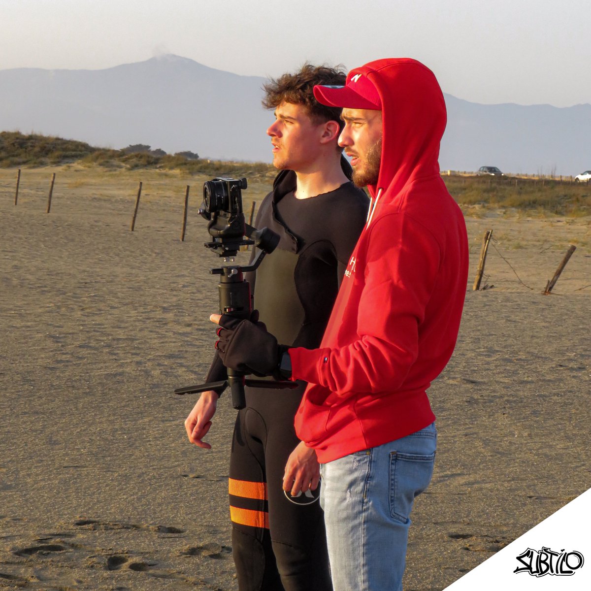 Subtilo_'s tweet photo. Photos du dernier tournage pour une production !

Rendez-vous Vendredi 12 Mars 2021 pour la vidéo 🤩

📸 @saad_bayazid 

#Sud #France #Photography #Paddle #Plage #Production #Drone #Vidéo #Tournage #Canet #Son https://t.co/FenrlFywab