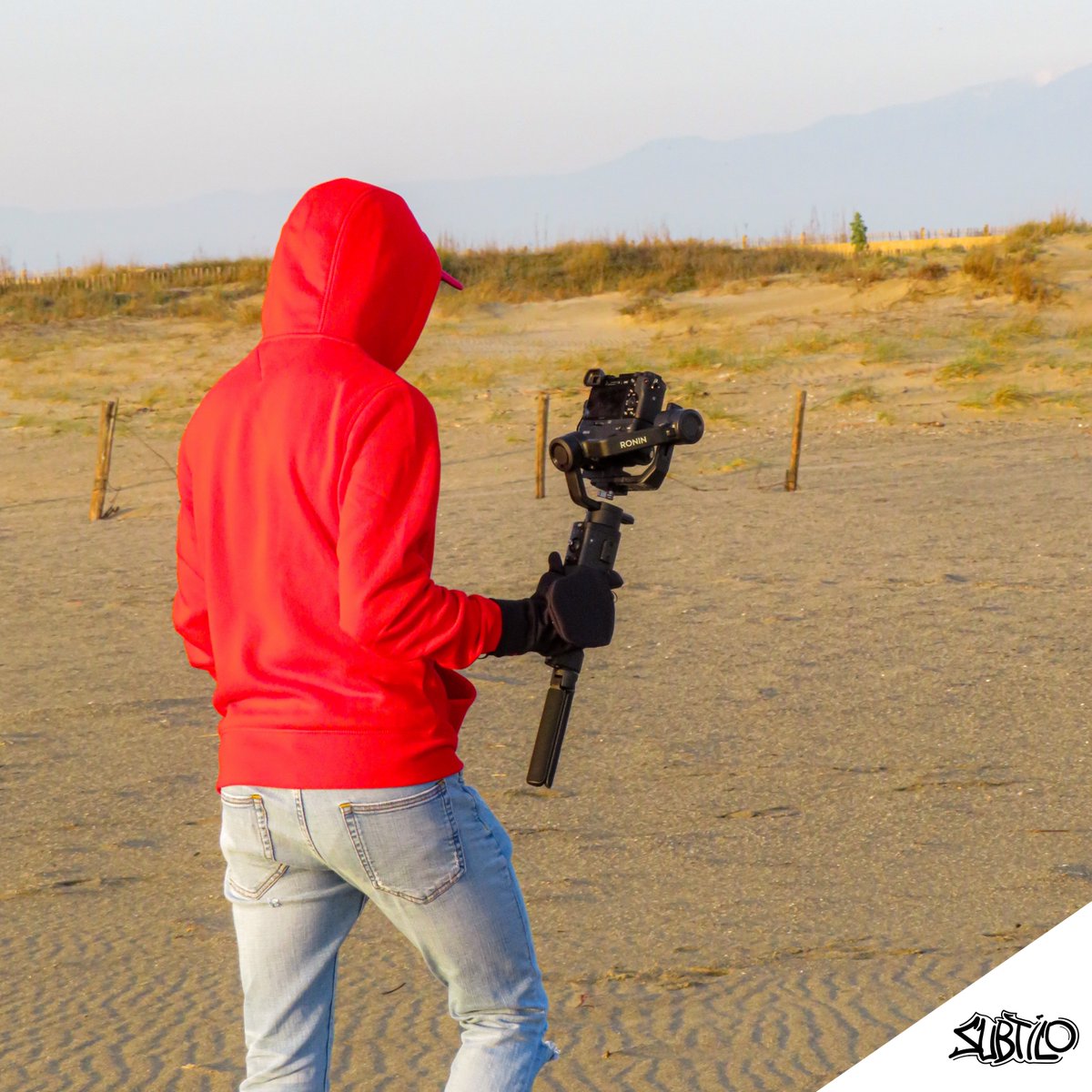 Subtilo_'s tweet photo. Photos du dernier tournage pour une production !

Rendez-vous Vendredi 12 Mars 2021 pour la vidéo 🤩

📸 @saad_bayazid 

#Sud #France #Photography #Paddle #Plage #Production #Drone #Vidéo #Tournage #Canet #Son https://t.co/FenrlFywab