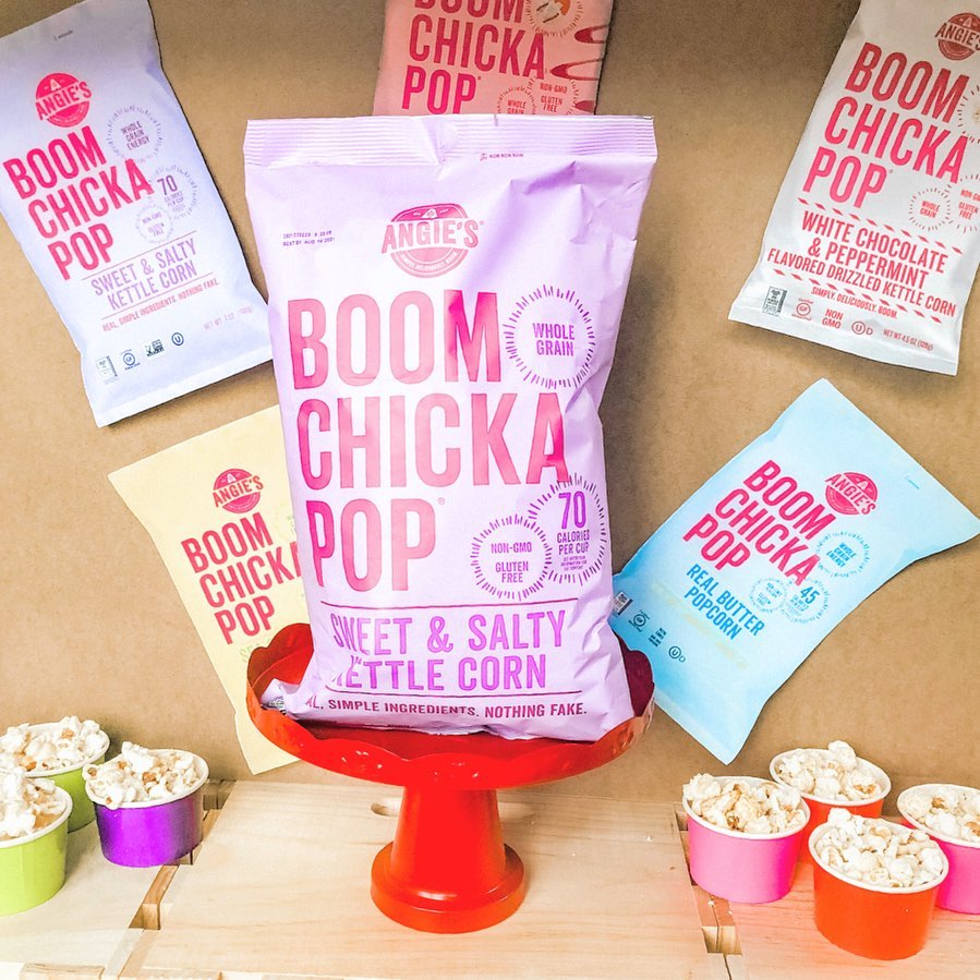 Popcorn party for 1? Count us in! Which one is your favorite BOOMCHICKAPOP flavor? (photo: @thewilliamsparty)