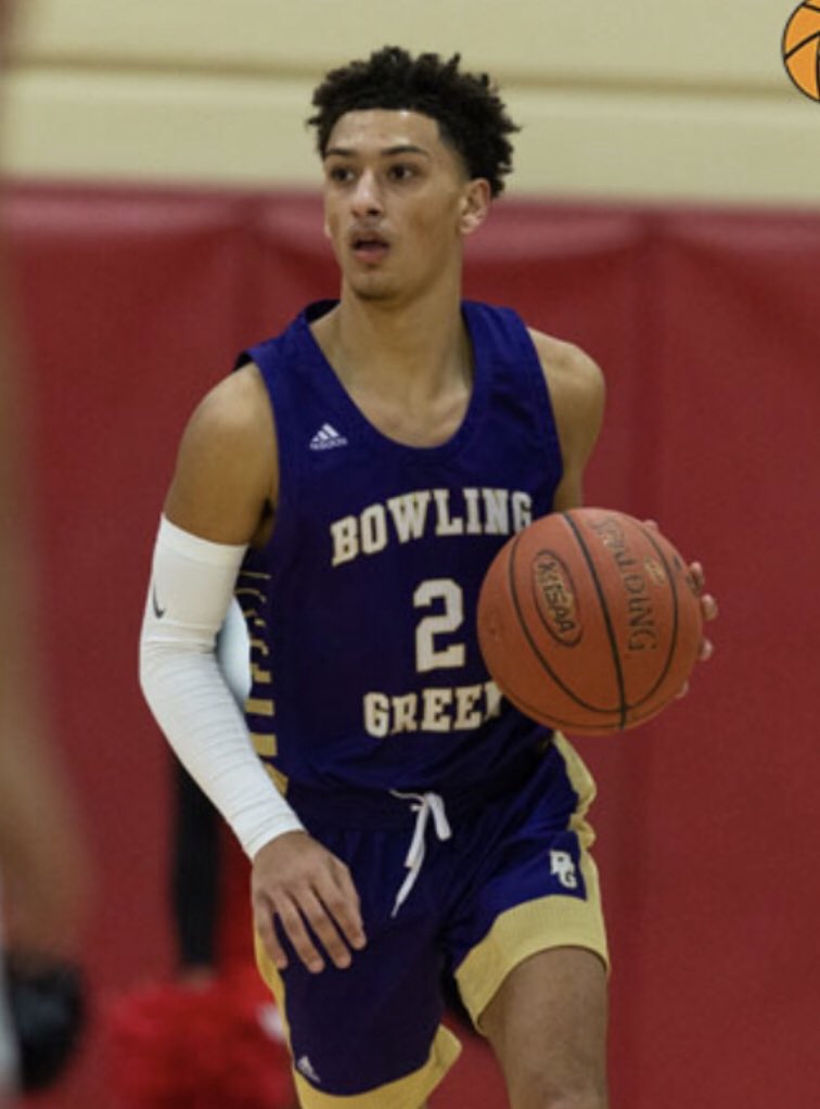 TabCoop2's tweet photo. Senior Night 💜 I’d do it all again in a heartbeat!  Enjoy your night son, you deserve it!!  Then, let’s go get our SECOND 💍 this year!! 🏈🏀😉🏆 @ccoop2_ https://t.co/jTJ3ZiZHA5