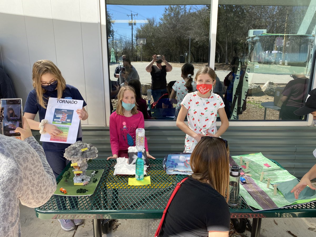 CrenshawScience's tweet photo. Inquiry Weather Project. Exploring our world through authentic learning. Super proud of these kids and their hard work! https://t.co/CV8wUM5iOD