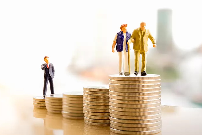 Estudio realizado por CESS USACH ayuda a mejorar la toma de decisión al escoger las pensiones. El trabajo indica que los afiliados al sistema de pensiones privado en Chile que optan por pensionarse, no seleccionan la mejor oferta de retiro. Más detalles en fae.usach.cl