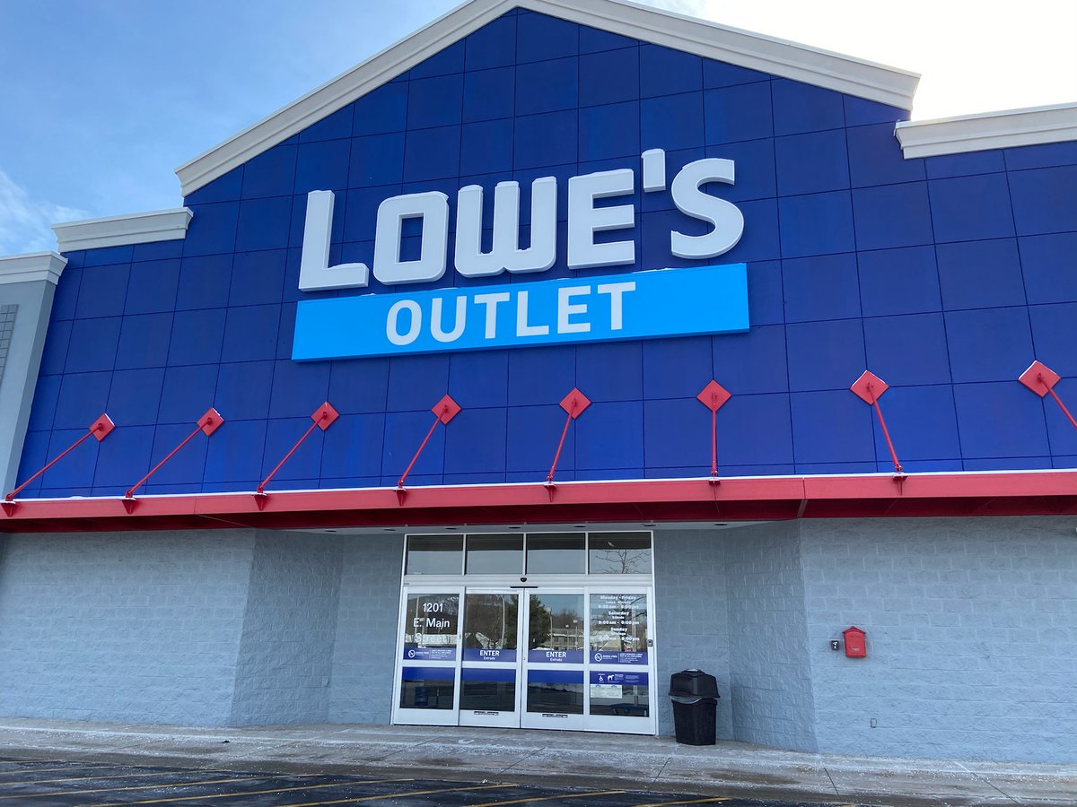 MikeHatcher23's tweet photo. Congratulations to this weeks Region 30 MA LPP leaders! Back on top once again is Meriden CT, store#3567.  Great job team Meriden!!
#lowes #lpp #region30 #askeverytime #thankyou 
@timdaleynymetro @RamonOyarzun3 https://t.co/CbEIzwFn5E