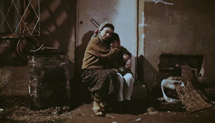 "Yaşları gözüme dolan dünya..."🥀🥀🥀

#KırmızıOda #Sadi