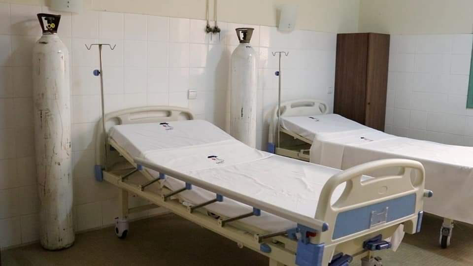 Comgouv_GA's tweet photo. Dans le cadre de la réforme organisationnelle de la prise en charge des patients #COVID19, le Ministre @DrObiang, s’est rendu ce jour, au #CHULi pour l'inauguration du service d'infectiologie #SICOV afin d’améliorer la prise en charge des malades. @SanteGOUVGA #Comgouv🇬🇦 https://t.co/WpK4oJXtn0