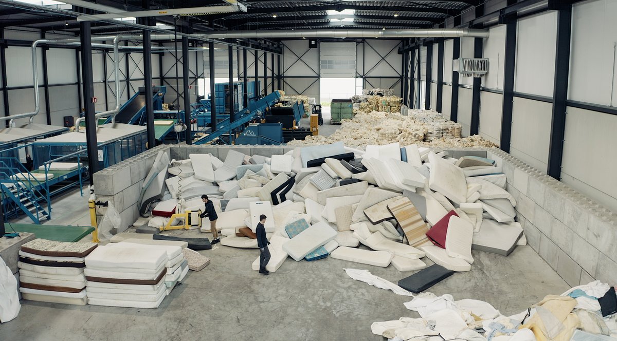 Ever thought of your old mattress having a new life? In our upcoming #circulareconomy webinar on March 10 <a href="/RetourMatras/">RetourMatras</a> will tell you more about this innovative process. Other speakers include: <a href="/DR2NL/">ユイト</a> <a href="/IKEACanada/">IKEA Canada</a> &amp; <a href="/UPcyclecentrum/">@UpcyclecentrumAlmere</a>. More info 👉netherlandsandyou.nl/latest-news/ev…