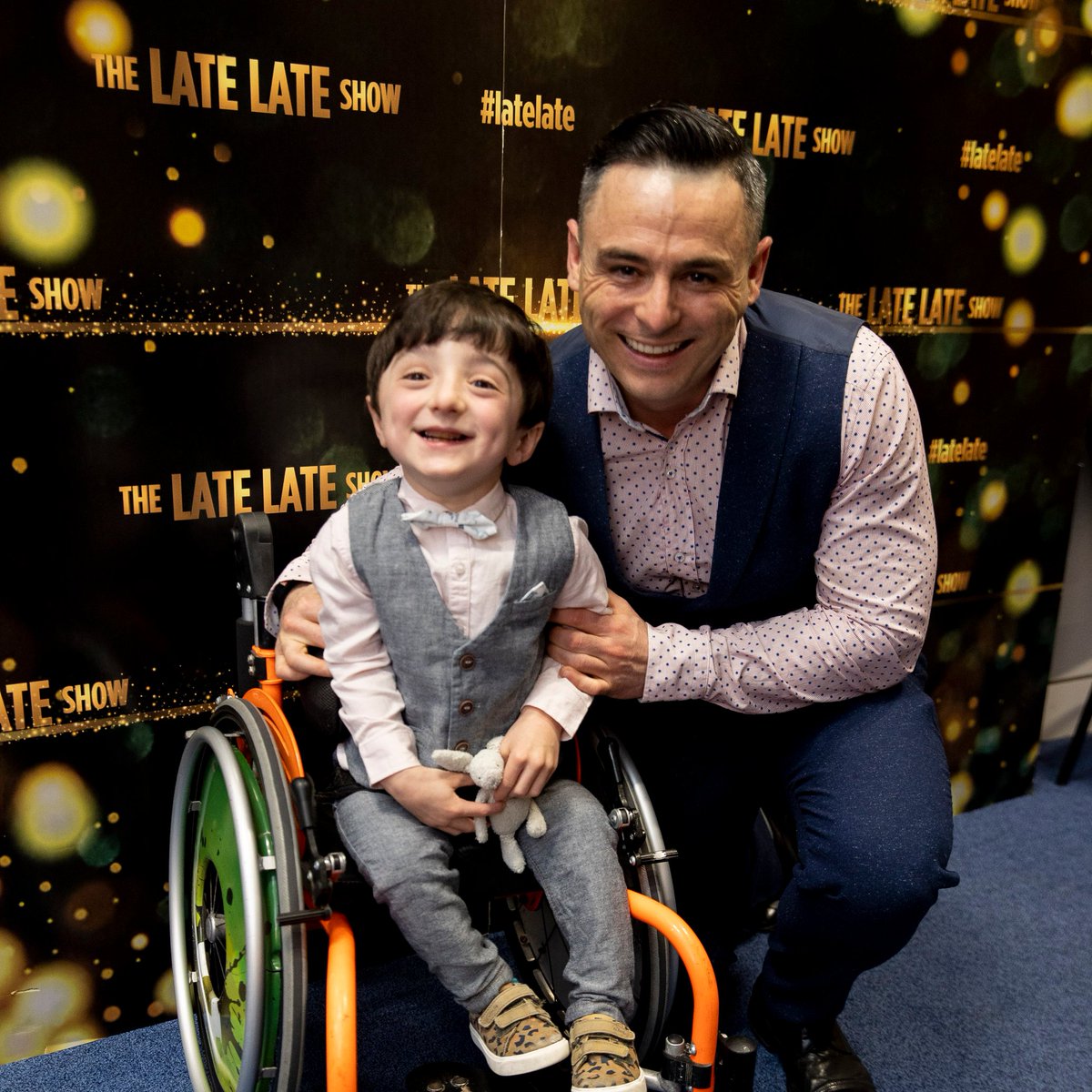 RTELateLateShow's tweet photo. Look at that smile 🥰

So great to see these two again @AdventuresWAD ❤️

#latelate #RTEToyShowAppeal https://t.co/3nLuSxIYMT