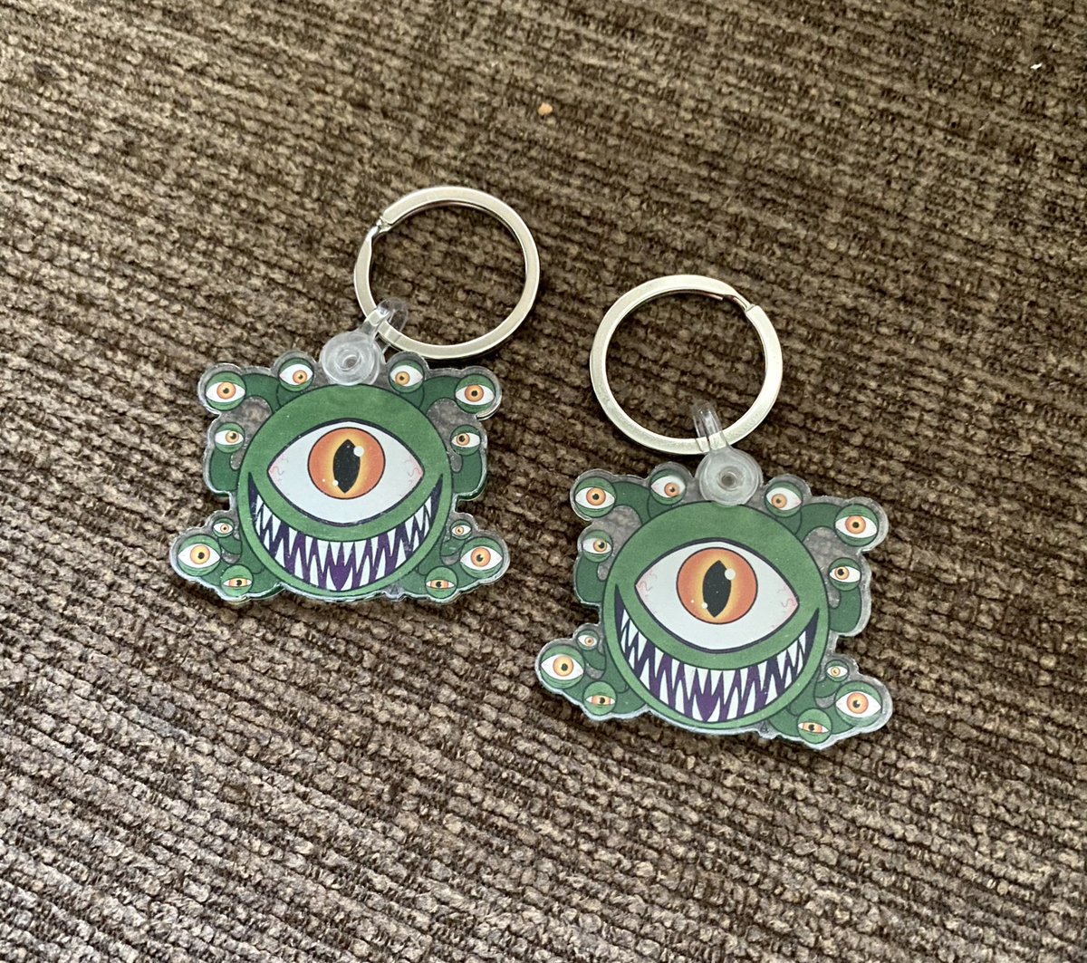 VariantsVenture's tweet photo. Prototype keychains with art by @Ashciferz! https://t.co/7Xmz0SfyrL