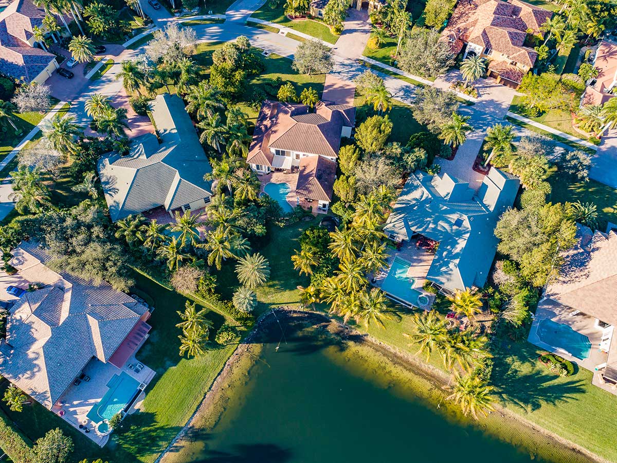 RaquelColp's tweet image. Open House Sunday March 7! Waterfront home on half acre lot 🌲🌿💎 - mailchi.mp/axispremierere…