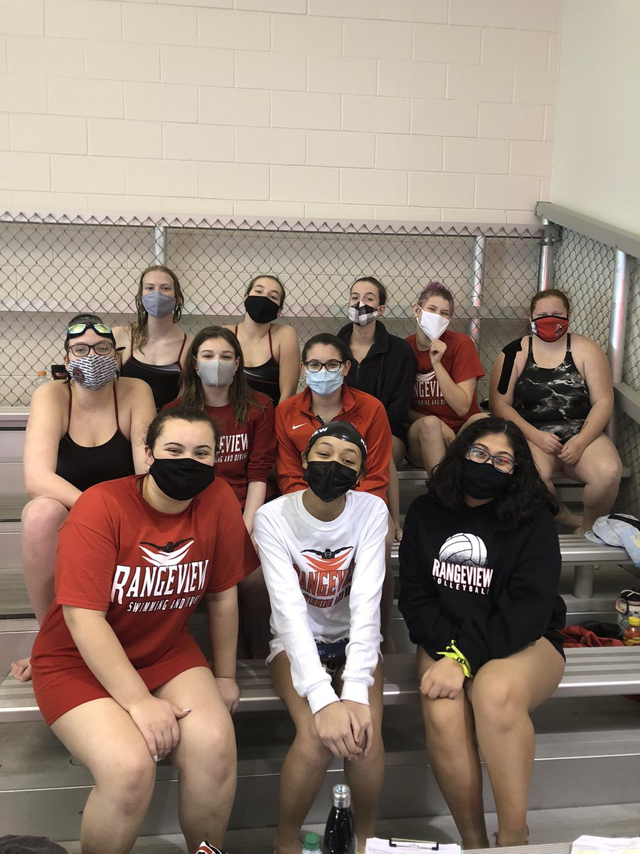 What a great day of racing!! The ladies swam their best and were runner-ups at the 2021 EMAC Swimming Championships!!!! Great job ladies and great season!!!