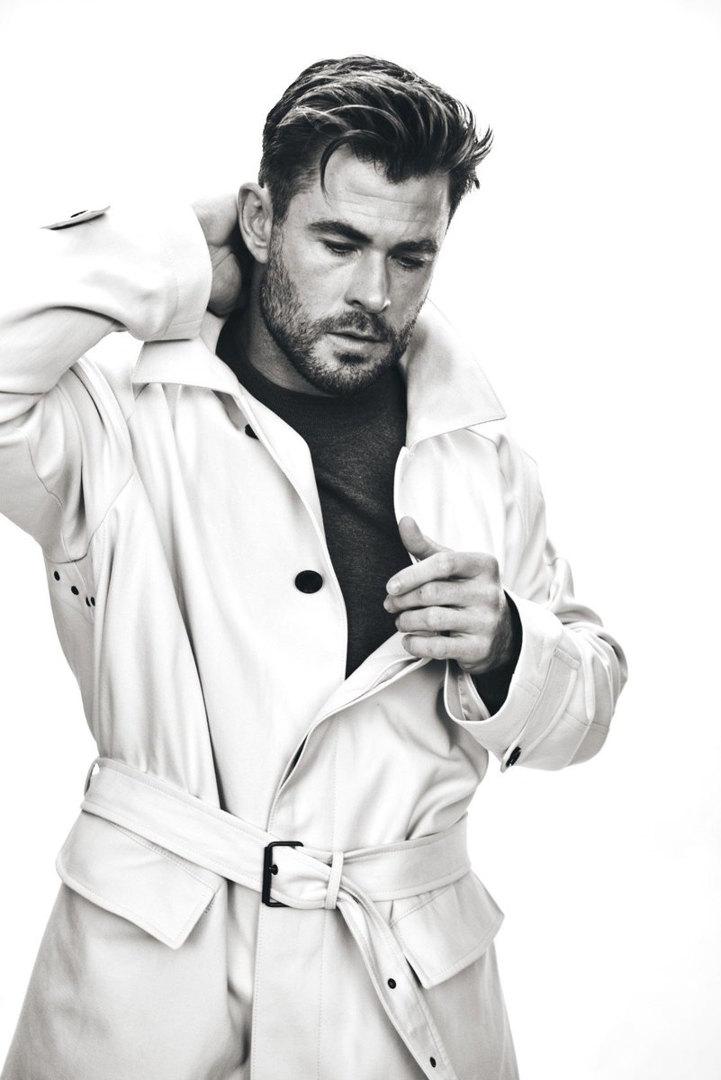 chrishsource's tweet image. New HQ photos of @chrishemsworth for the @HUGOBOSS campaign. #ThisIsBOSS