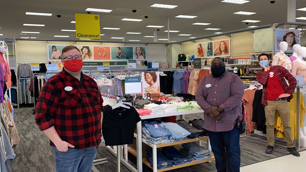 Adding a new leader to the Target family. Welcome to the family Jeremy! It’s been a pleasure helping to show you the ropes, Allen Park is lucky to have you. <a href="/BrittanyTarget/">TargetBrittany</a> <a href="/BobrowskiBrian/">Brian Bobrowski</a> <a href="/courtshellnu/">Courtney 🎯</a>