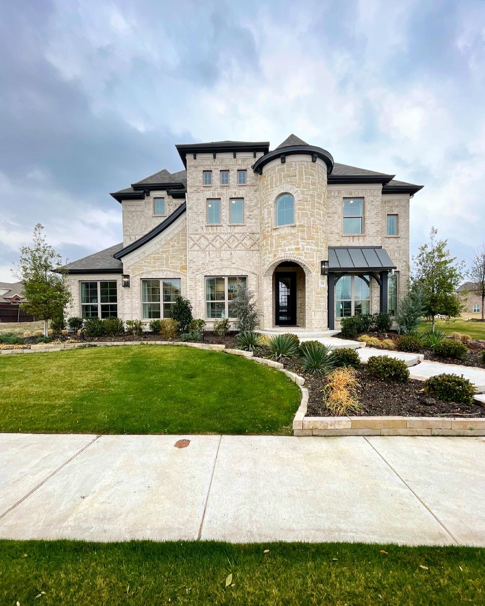 benwegmann's tweet photo. Your very own Texas castle! 🏰 https://t.co/9NrKkdNSjh