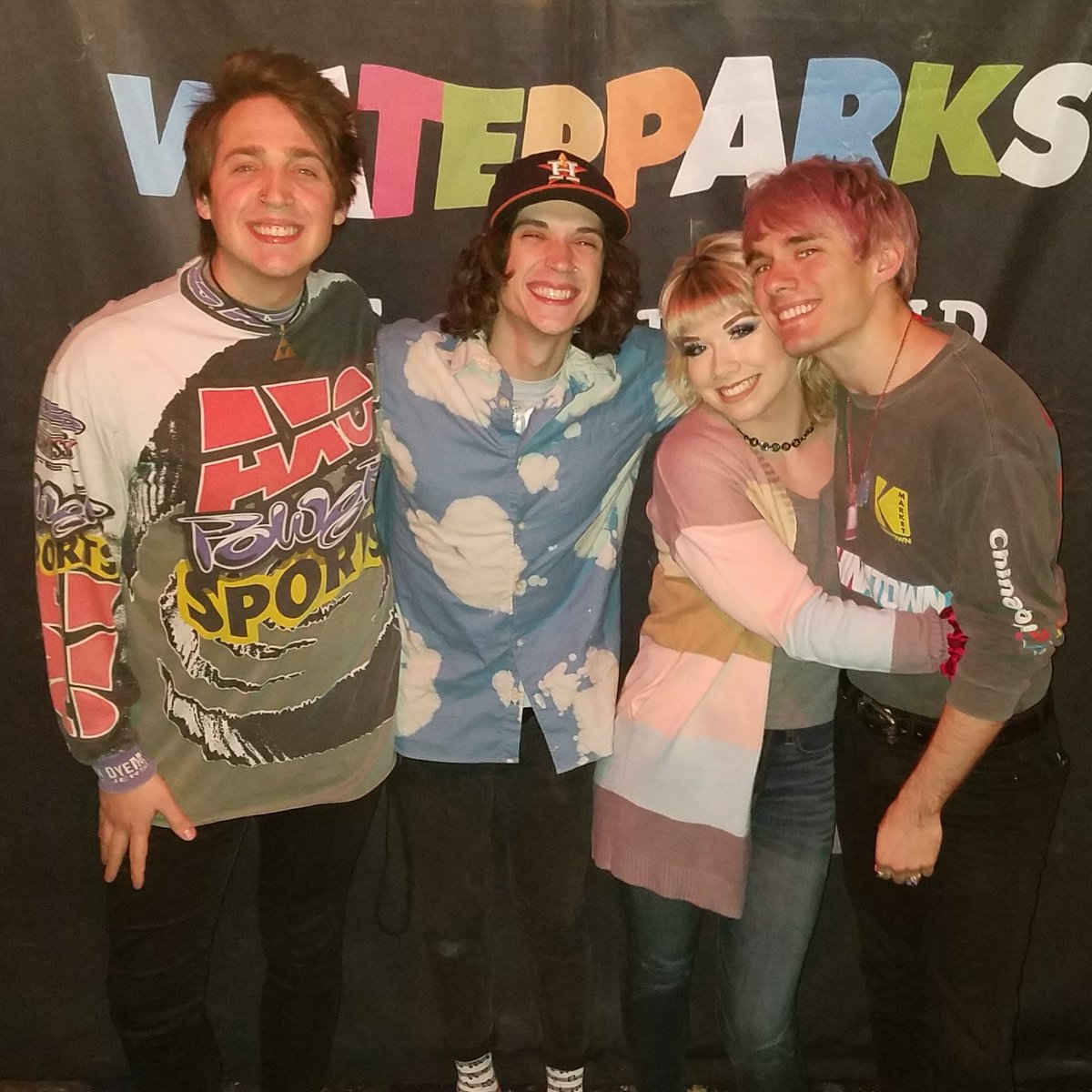 bree_mck's tweet image. Its been two years since i last saw parx 😭 i drove to philly for the first time ever and it was so worth it 🥺 awsten remembered me from twitter/other m&gs by name and then they followed me on here 🥰 i love yall @awsten @underscoregeoff @waterparks so much 💗💫