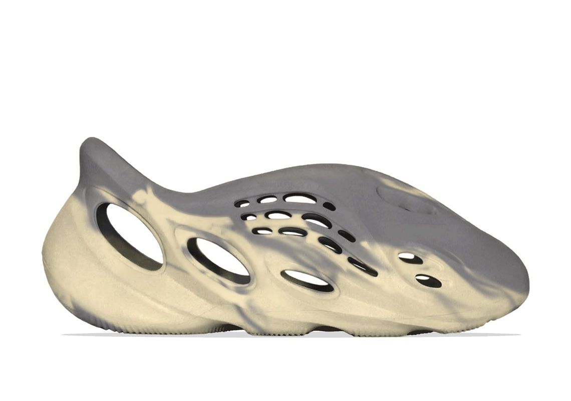 Sneaker News tweet media