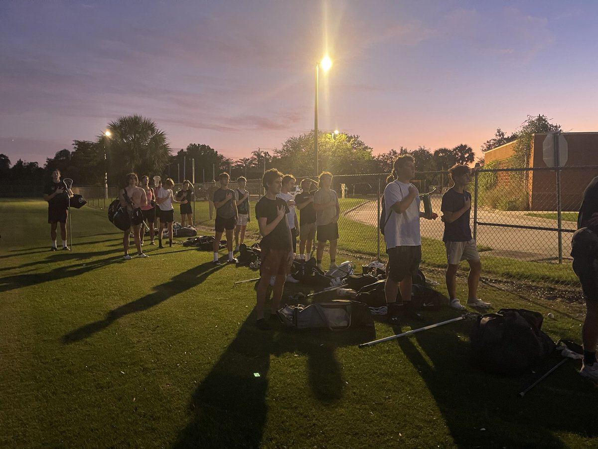 As we wrapped up practice on the back field the stadium P.A. started playing the national anthem. Amazing pic capturing the true soul of these amazing boys! 🇺🇸 ✋ ❤️