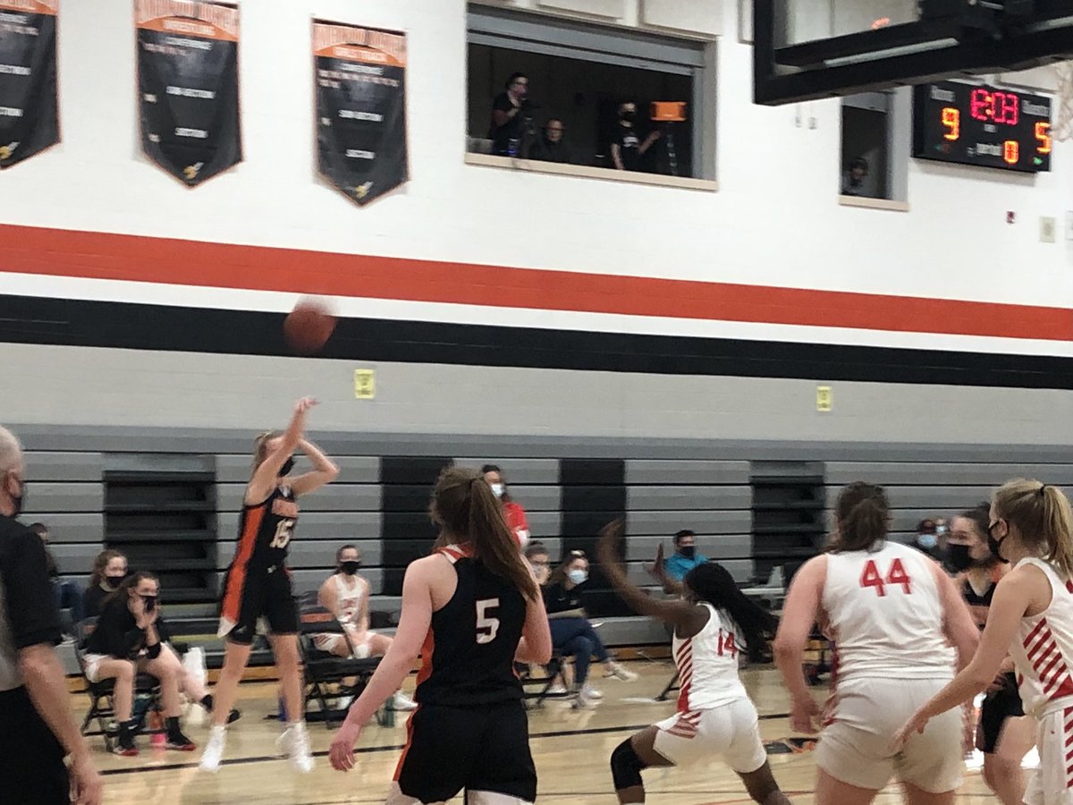 UnderwoodSupt's tweet photo. Congrats to the Rockets GBB Team as they move to 12-3 on the year with a 53-48 victory over the Hillcrest Comets.  The Rockets will finish out their regular season next week with home games versus Battle Lake and Park Christian.  Keep it rolling Rockets👍👍. https://t.co/OOjiRpdHx9