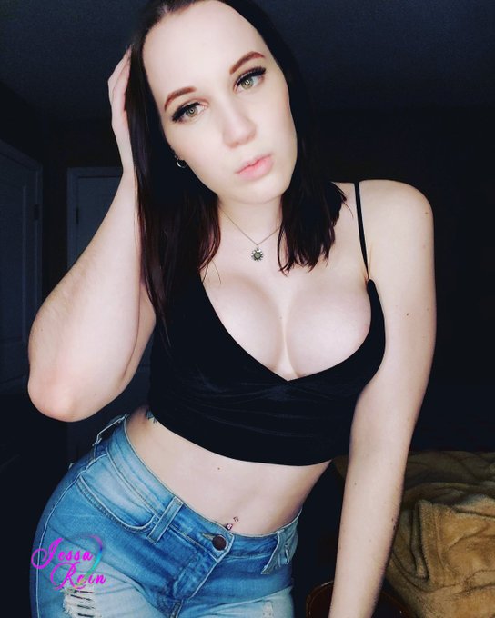 How&rsquo;s your Friday night going? https://t.co/ppAXfGkPMB https://t.co/yac0rTae5B<a href="/tag/selfiemuseum"class="tags"><span>#selfiemuseum</span></a>